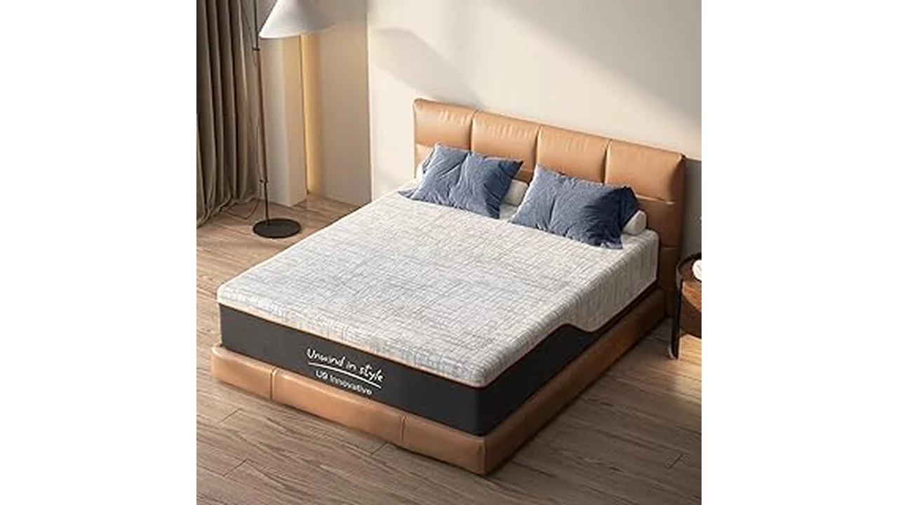 The image shows a close-up of a Best Selling 31 Mattress with visible, reinforced edge support.